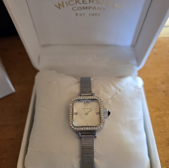 New original box Tycoon Swiss movement Swarovski crystal detail watch. - Picture 2 of 7